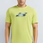 SKECHERS NEWSPRINT LOGO TEE